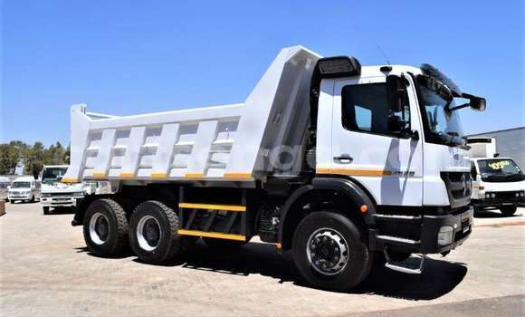 Acheter Occasion Utilitaire Mercedes‒Benz 1840 Blanc à Big Bend, Lubombo District Acheter Occasion Utilitaire Mercedes‒Benz 1840 Blanc à Big Bend, Lubombo District