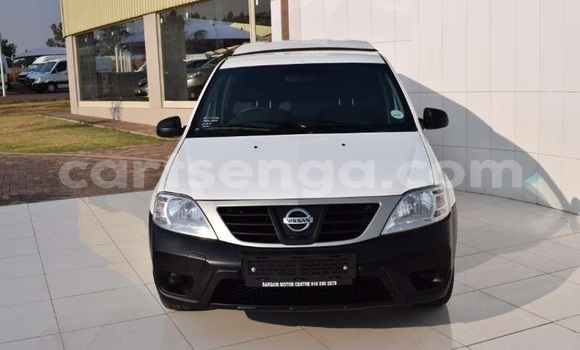Nunua Ilio tumika Nissan NP 300 White Gari ndani ya Big Bend nchini Lubombo Nunua Ilio tumika Nissan NP 300 White Gari ndani ya Big Bend nchini Lubombo