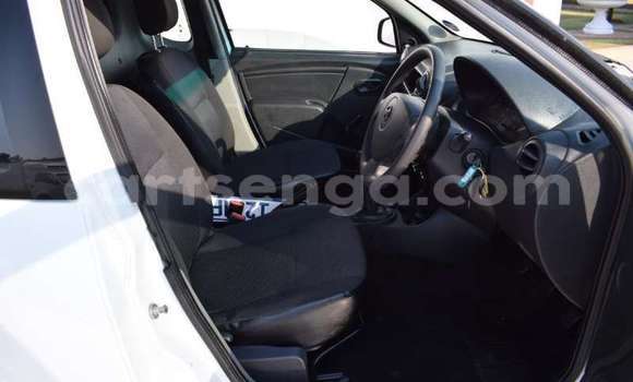 Nunua Ilio tumika Nissan NP 300 White Gari ndani ya Big Bend nchini Lubombo Nunua Ilio tumika Nissan NP 300 White Gari ndani ya Big Bend nchini Lubombo