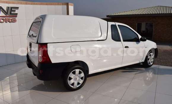 Nunua Ilio tumika Nissan NP 300 White Gari ndani ya Big Bend nchini Lubombo Nunua Ilio tumika Nissan NP 300 White Gari ndani ya Big Bend nchini Lubombo