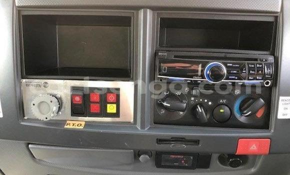 Nunua Ilio tumika Isuzu FTR 850 White Lori ndani ya Big Bend nchini Lubombo Nunua Ilio tumika Isuzu FTR 850 White Lori ndani ya Big Bend nchini Lubombo