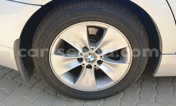 Nunua Ilio tumika BMW 326 Silver Gari ndani ya Ezulwini nchini Hhohho Nunua Ilio tumika BMW 326 Silver Gari ndani ya Ezulwini nchini Hhohho