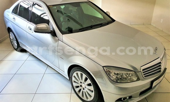 Nunua Ilio tumika Mercedes‒Benz C–Class Silver Gari ndani ya Big Bend nchini Lubombo Nunua Ilio tumika Mercedes‒Benz C–Class Silver Gari ndani ya Big Bend nchini Lubombo