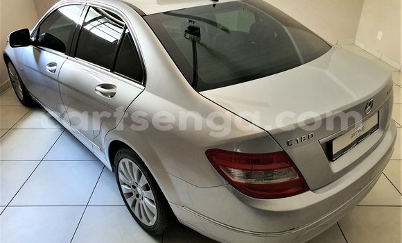 Nunua Ilio tumika Mercedes‒Benz C–Class Silver Gari ndani ya Big Bend nchini Lubombo Nunua Ilio tumika Mercedes‒Benz C–Class Silver Gari ndani ya Big Bend nchini Lubombo