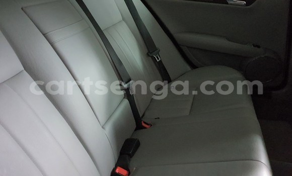 Nunua Ilio tumika Mercedes‒Benz C–Class Silver Gari ndani ya Big Bend nchini Lubombo Nunua Ilio tumika Mercedes‒Benz C–Class Silver Gari ndani ya Big Bend nchini Lubombo