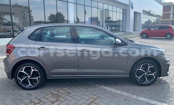 Nunua Ilio tumika Volkswagen Polo Beige Gari ndani ya Big Bend nchini Lubombo Nunua Ilio tumika Volkswagen Polo Beige Gari ndani ya Big Bend nchini Lubombo