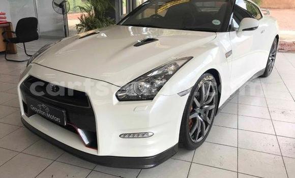 Nunua Ilio tumika Nissan GT-R White Gari ndani ya Ezulwini nchini Hhohho Nunua Ilio tumika Nissan GT-R White Gari ndani ya Ezulwini nchini Hhohho