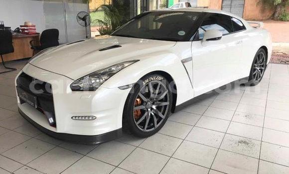 Nunua Ilio tumika Nissan GT-R White Gari ndani ya Ezulwini nchini Hhohho Nunua Ilio tumika Nissan GT-R White Gari ndani ya Ezulwini nchini Hhohho