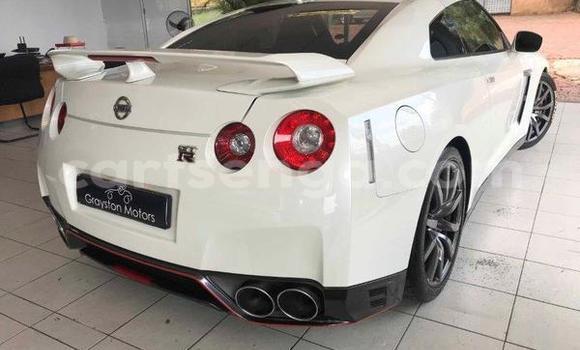Nunua Ilio tumika Nissan GT-R White Gari ndani ya Ezulwini nchini Hhohho Nunua Ilio tumika Nissan GT-R White Gari ndani ya Ezulwini nchini Hhohho