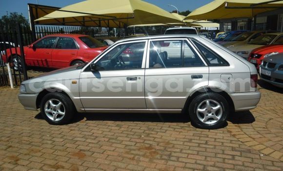 Acheter Occasion Voiture Mazda 323 Gris à Bulembu, Hhohho Acheter Occasion Voiture Mazda 323 Gris à Bulembu, Hhohho