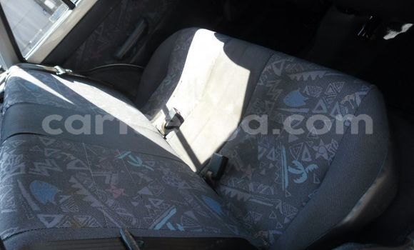 Acheter Occasion Voiture Mazda 323 Gris à Bulembu, Hhohho Acheter Occasion Voiture Mazda 323 Gris à Bulembu, Hhohho