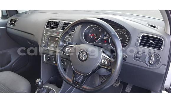 Nunua Ilio tumika Volkswagen Polo Silver Gari ndani ya Mbabane nchini Manzini Nunua Ilio tumika Volkswagen Polo Silver Gari ndani ya Mbabane nchini Manzini