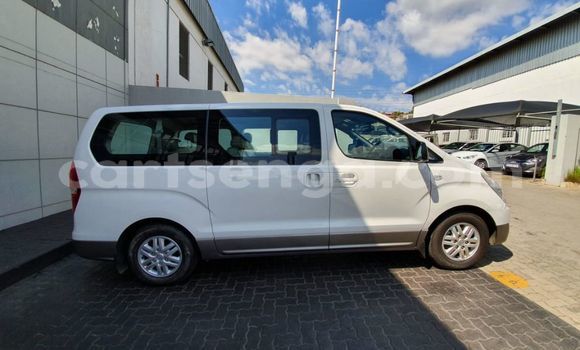 Buy Used Hyundai H1 White Car in Ezulwini in Hhohho Buy Used Hyundai H1 White Car in Ezulwini in Hhohho