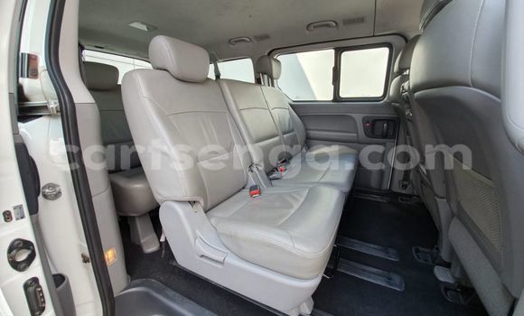 Buy Used Hyundai H1 White Car in Ezulwini in Hhohho Buy Used Hyundai H1 White Car in Ezulwini in Hhohho