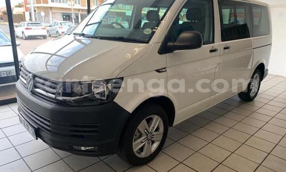 Buy Used Volkswagen Transporter White Car in Ezulwini in Hhohho Buy Used Volkswagen Transporter White Car in Ezulwini in Hhohho