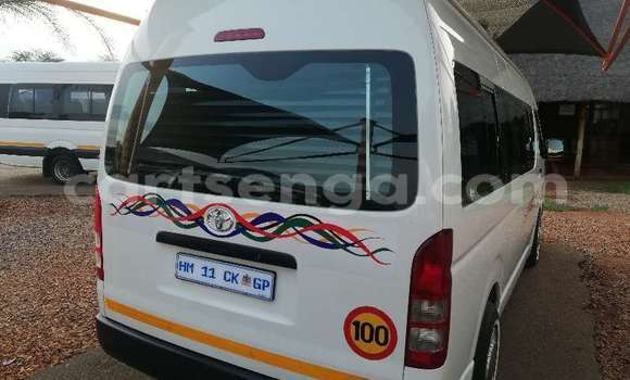 Acheter Occasion Voiture Toyota Hiace Blanc à Bulembu, Hhohho Acheter Occasion Voiture Toyota Hiace Blanc à Bulembu, Hhohho