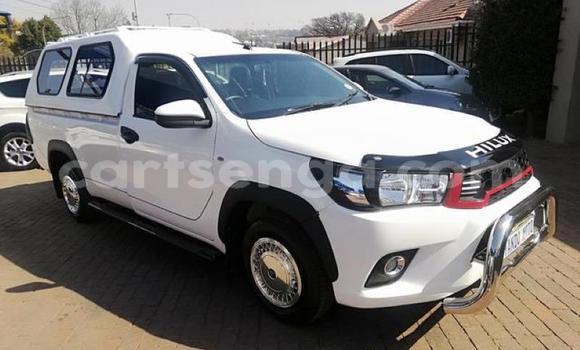 Buy Used Toyota Hilux White Car in Manzini in Manzini Buy Used Toyota Hilux White Car in Manzini in Manzini