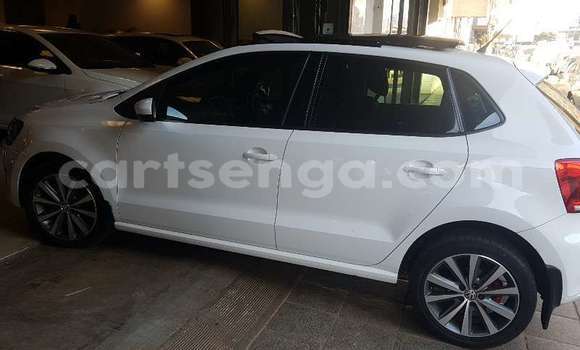 Acheter Occasion Voiture Volkswagen Polo Blanc à Bulembu, Hhohho Acheter Occasion Voiture Volkswagen Polo Blanc à Bulembu, Hhohho
