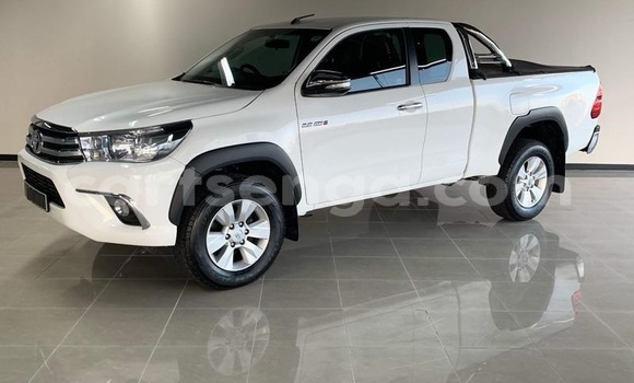 Nunua Ilio tumika Toyota Hilux White Gari ndani ya Mbabane nchini Manzini Nunua Ilio tumika Toyota Hilux White Gari ndani ya Mbabane nchini Manzini