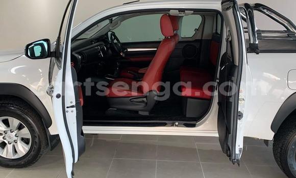 Nunua Ilio tumika Toyota Hilux White Gari ndani ya Mbabane nchini Manzini Nunua Ilio tumika Toyota Hilux White Gari ndani ya Mbabane nchini Manzini