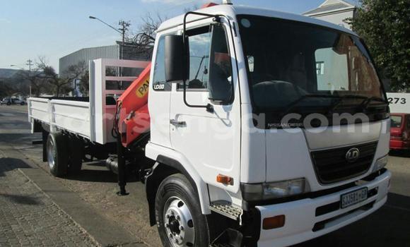 Acheter Occasion Utilitaire Nissan UD Blanc à Ezulwini, Hhohho Acheter Occasion Utilitaire Nissan UD Blanc à Ezulwini, Hhohho