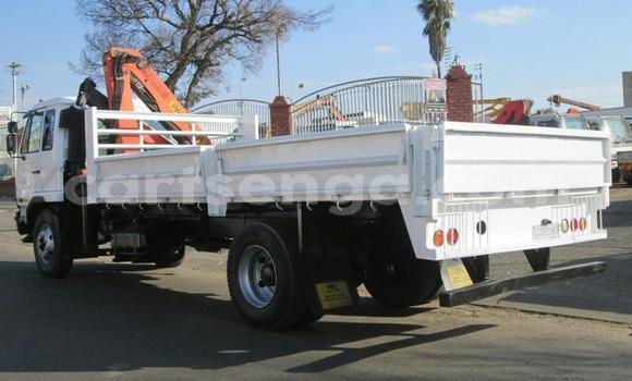 Acheter Occasion Utilitaire Nissan UD Blanc à Ezulwini, Hhohho Acheter Occasion Utilitaire Nissan UD Blanc à Ezulwini, Hhohho