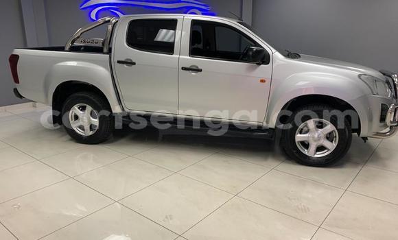 Buy Used Isuzu KB Silver Car in Ezulwini in Hhohho Buy Used Isuzu KB Silver Car in Ezulwini in Hhohho