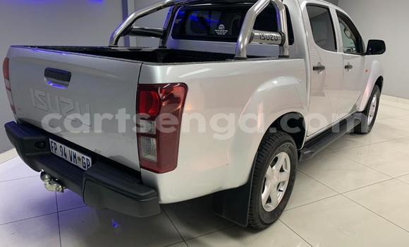 Buy Used Isuzu KB Silver Car in Ezulwini in Hhohho Buy Used Isuzu KB Silver Car in Ezulwini in Hhohho