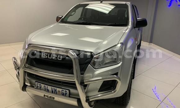 Buy Used Isuzu KB Silver Car in Ezulwini in Hhohho Buy Used Isuzu KB Silver Car in Ezulwini in Hhohho