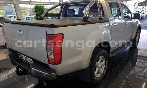 Buy Used Isuzu KB Silver Car in Ezulwini in Hhohho Buy Used Isuzu KB Silver Car in Ezulwini in Hhohho