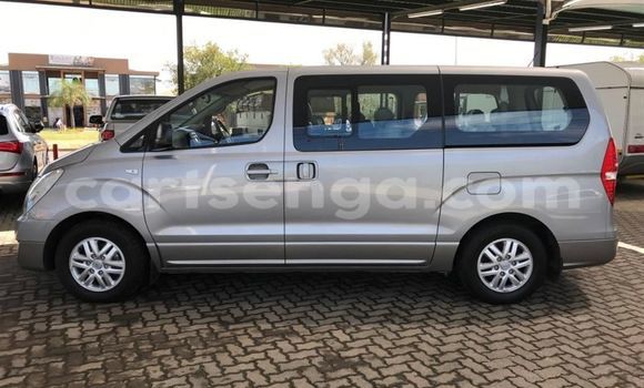 Nunua Ilio tumika Hyundai H1 Silver Gari ndani ya Big Bend nchini Wilaya ya Lubombo Nunua Ilio tumika Hyundai H1 Silver Gari ndani ya Big Bend nchini Wilaya ya Lubombo