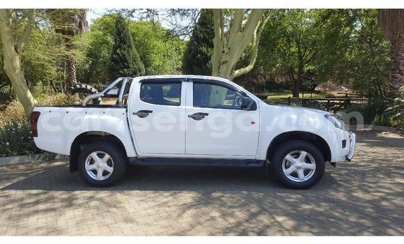 Buy Used Isuzu KB White Car in Ezulwini in Hhohho Buy Used Isuzu KB White Car in Ezulwini in Hhohho