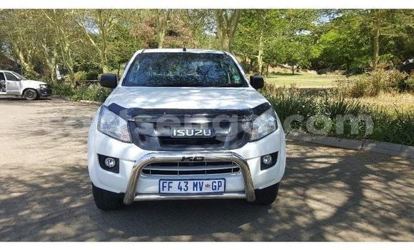 Buy Used Isuzu KB White Car in Ezulwini in Hhohho Buy Used Isuzu KB White Car in Ezulwini in Hhohho