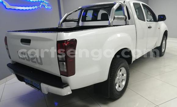 Buy Used Isuzu KB White Car in Ezulwini in Hhohho Buy Used Isuzu KB White Car in Ezulwini in Hhohho
