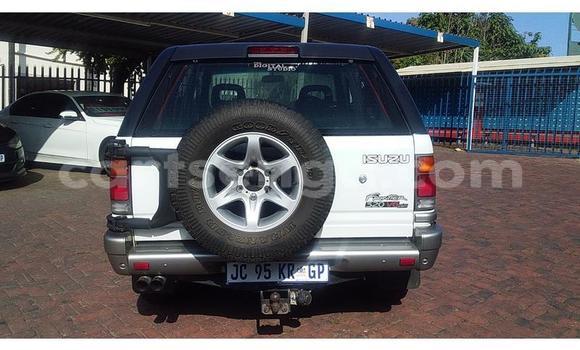 Buy Used Isuzu KB White Car in Ezulwini in Hhohho Buy Used Isuzu KB White Car in Ezulwini in Hhohho