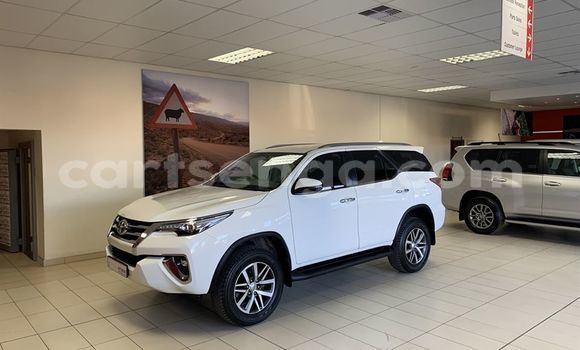 Nunua Ilio tumika Toyota Fortuner White Gari ndani ya Big Bend nchini Lubombo Nunua Ilio tumika Toyota Fortuner White Gari ndani ya Big Bend nchini Lubombo