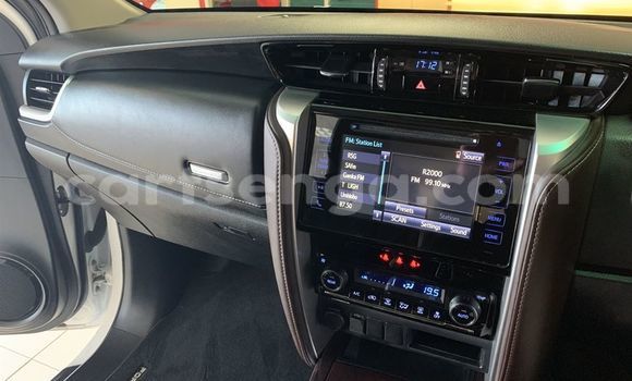 Nunua Ilio tumika Toyota Fortuner White Gari ndani ya Big Bend nchini Lubombo Nunua Ilio tumika Toyota Fortuner White Gari ndani ya Big Bend nchini Lubombo