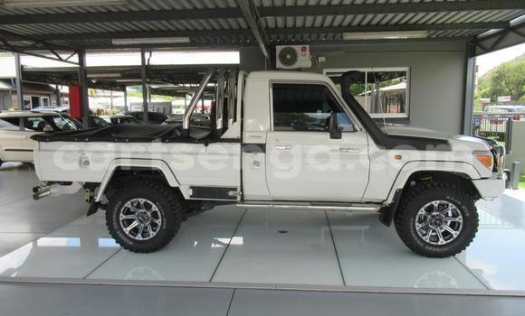 Buy Used Toyota Land Cruiser White Car in Manzini in Manzini Buy Used Toyota Land Cruiser White Car in Manzini in Manzini