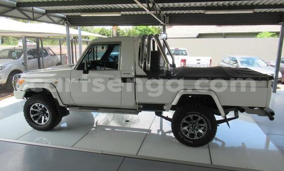 Buy Used Toyota Land Cruiser White Car in Manzini in Manzini Buy Used Toyota Land Cruiser White Car in Manzini in Manzini