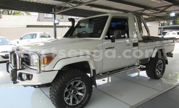 Buy Used Toyota Land Cruiser White Car in Manzini in Manzini Buy Used Toyota Land Cruiser White Car in Manzini in Manzini