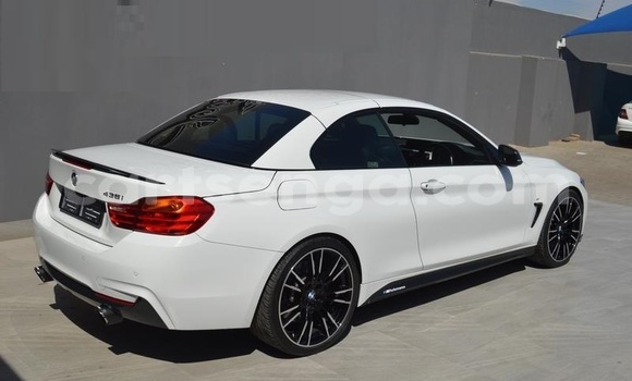 Acheter Occasion Voiture BMW 4er Blanc à Big Bend, Lubombo District Acheter Occasion Voiture BMW 4er Blanc à Big Bend, Lubombo District