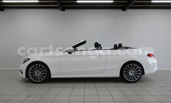 Nunua Ilio tumika Mercedes‒Benz C–Class White Gari ndani ya Mbabane nchini Manzini Nunua Ilio tumika Mercedes‒Benz C–Class White Gari ndani ya Mbabane nchini Manzini
