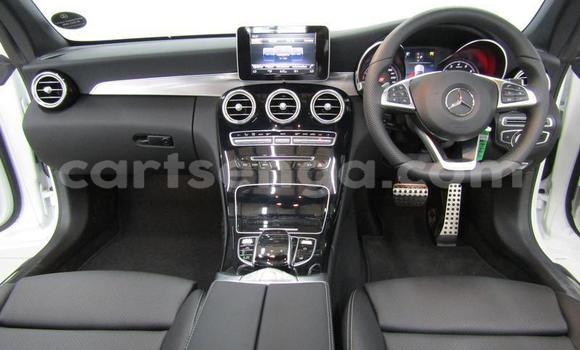 Nunua Ilio tumika Mercedes‒Benz C–Class White Gari ndani ya Mbabane nchini Manzini Nunua Ilio tumika Mercedes‒Benz C–Class White Gari ndani ya Mbabane nchini Manzini