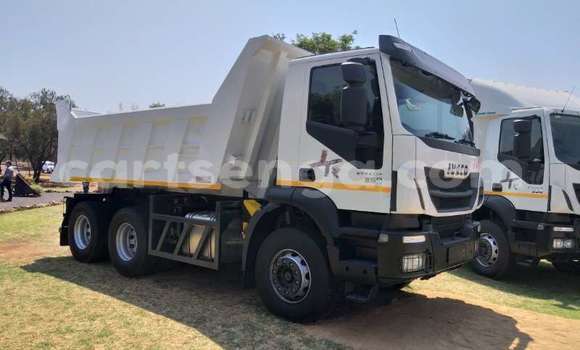 Medium with watermark iveco trakker 440 manzini mankayane 14514