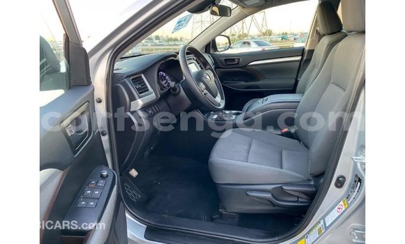 Buy Import Toyota Highlander Other Car in Import - Dubai in Hhohho Buy Import Toyota Highlander Other Car in Import - Dubai in Hhohho