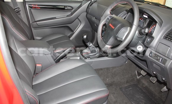 Acheter Occasion Voiture Isuzu KB Rouge à Lobamba, Manzini Acheter Occasion Voiture Isuzu KB Rouge à Lobamba, Manzini