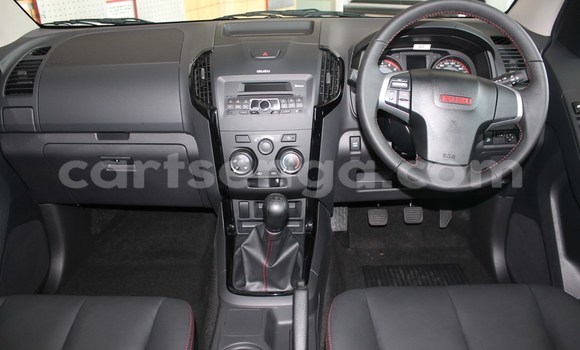 Acheter Occasion Voiture Isuzu KB Rouge à Lobamba, Manzini Acheter Occasion Voiture Isuzu KB Rouge à Lobamba, Manzini