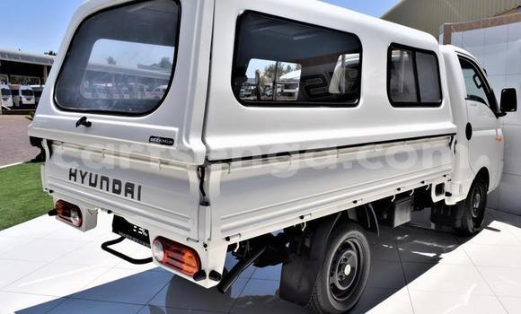 Acheter Occasion Voiture Hyundai H1 Blanc à Ezulwini, Hhohho Acheter Occasion Voiture Hyundai H1 Blanc à Ezulwini, Hhohho