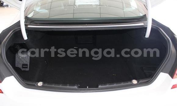 Nunua Ilio tumika BMW M6 White Gari ndani ya Ezulwini nchini Hhohho Nunua Ilio tumika BMW M6 White Gari ndani ya Ezulwini nchini Hhohho