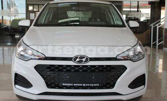 Nunua Ilio tumika Hyundai i20 White Gari ndani ya Ezulwini nchini Hhohho Nunua Ilio tumika Hyundai i20 White Gari ndani ya Ezulwini nchini Hhohho